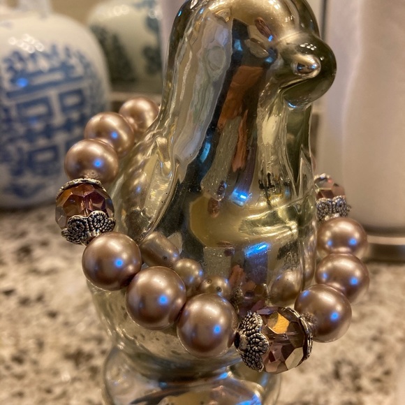 Faux Champagne Pearl & Crystal Stretch Bracelet - Picture 6 of 6